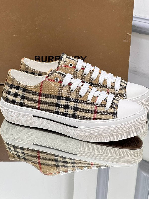 BBURBERRY-