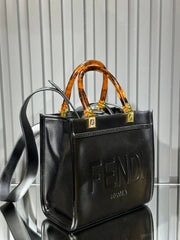 FENDI- Sunshine shopper