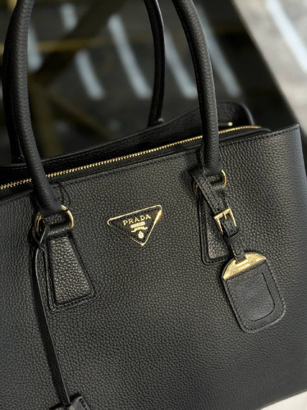 PRADA-Tote Leather